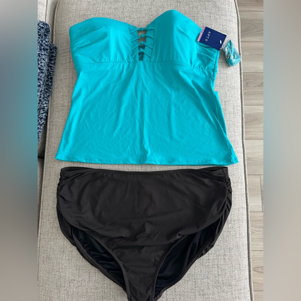 Lands' End & Apt 9 turquoise and brown tankini Set